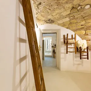  Bed & Breakfast Crobi Museum And